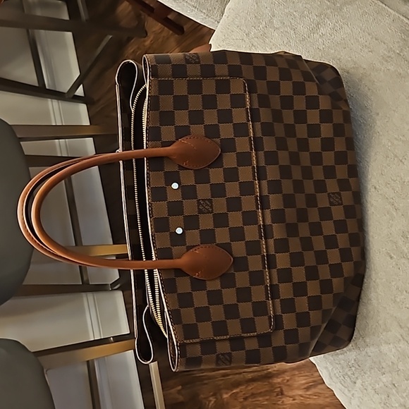 Louis Vuitton Damier Ebene Ascot - Picture 7 of 16